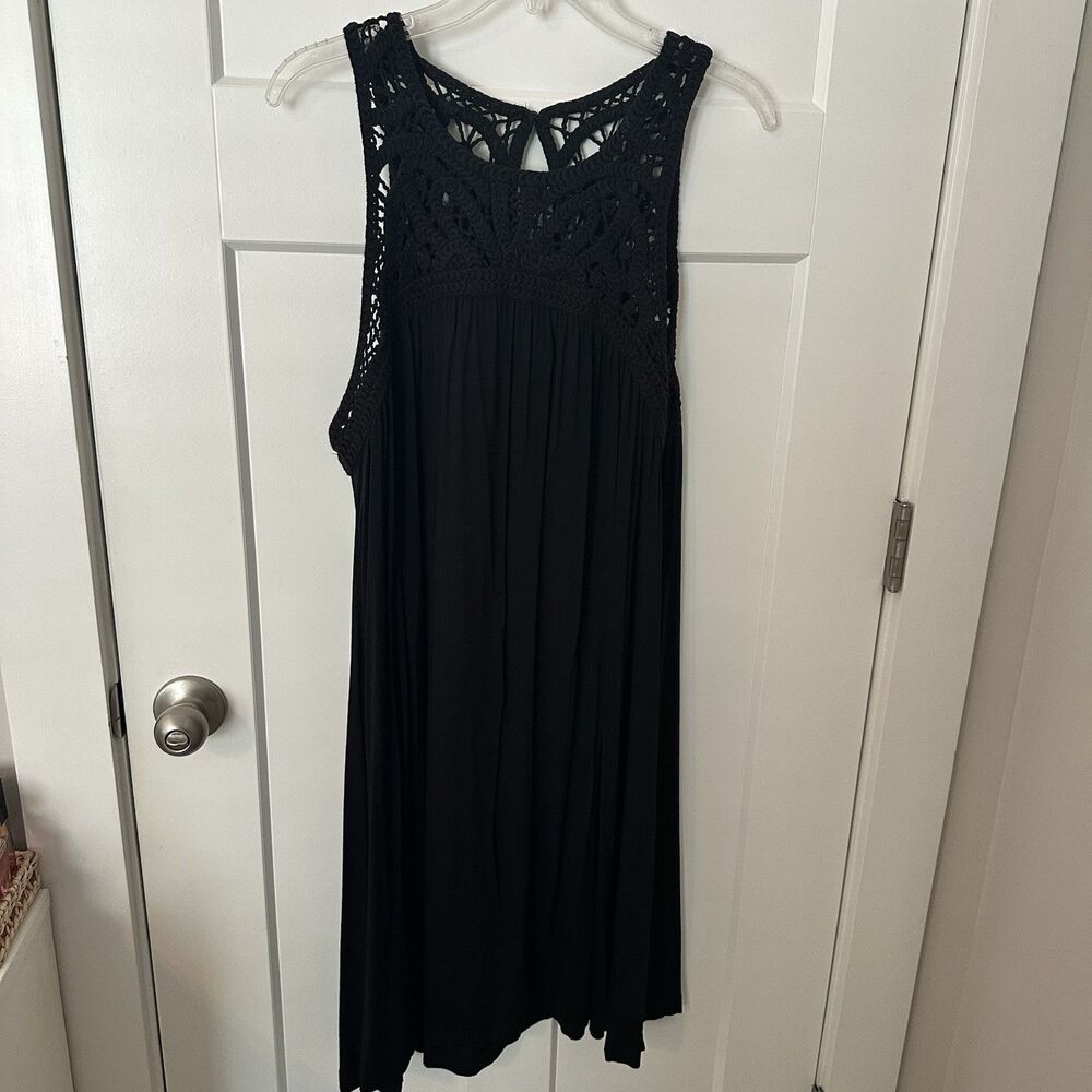 XL Black Sleeveless Loft Dress With Thick Lace Crochet Neckline